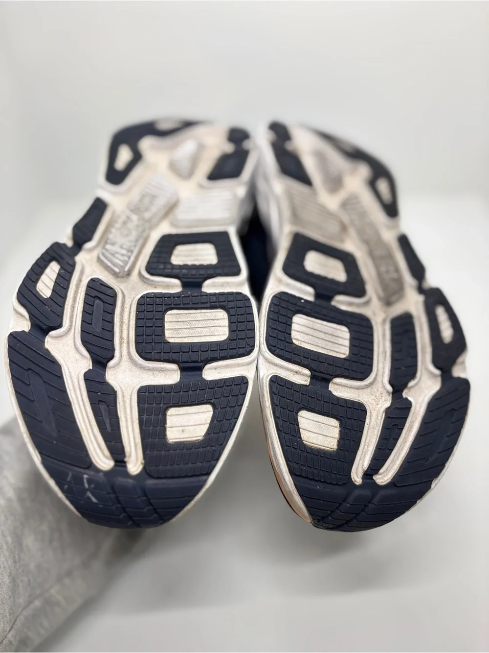 HOKA One One Bondi 6 Women’s 9.5 Wide D Navy Peach Running Shoes 1019270 MIDP